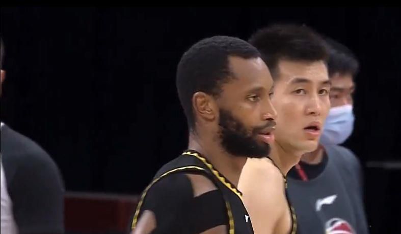 在黑暗中呻吟